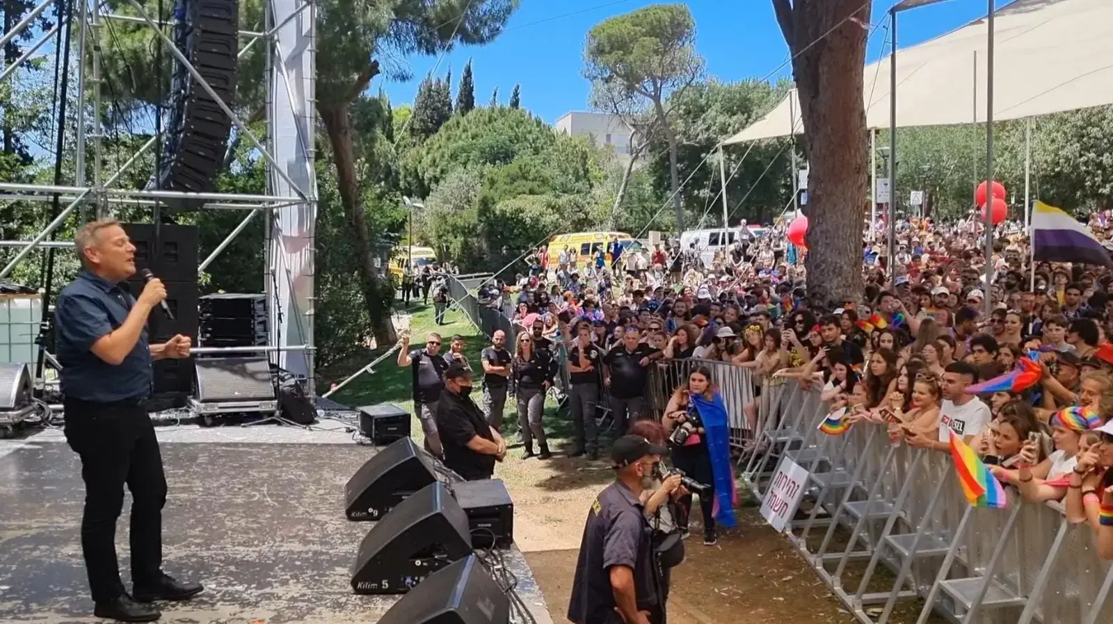 שר הבריאות ניצן הורוביץ במצעד הגאווה בחיפה. 18 ביוני 2021 שר הבריאות ניצן הורוביץ במצעד הגאווה בחיפה. 18 ביוני 2021