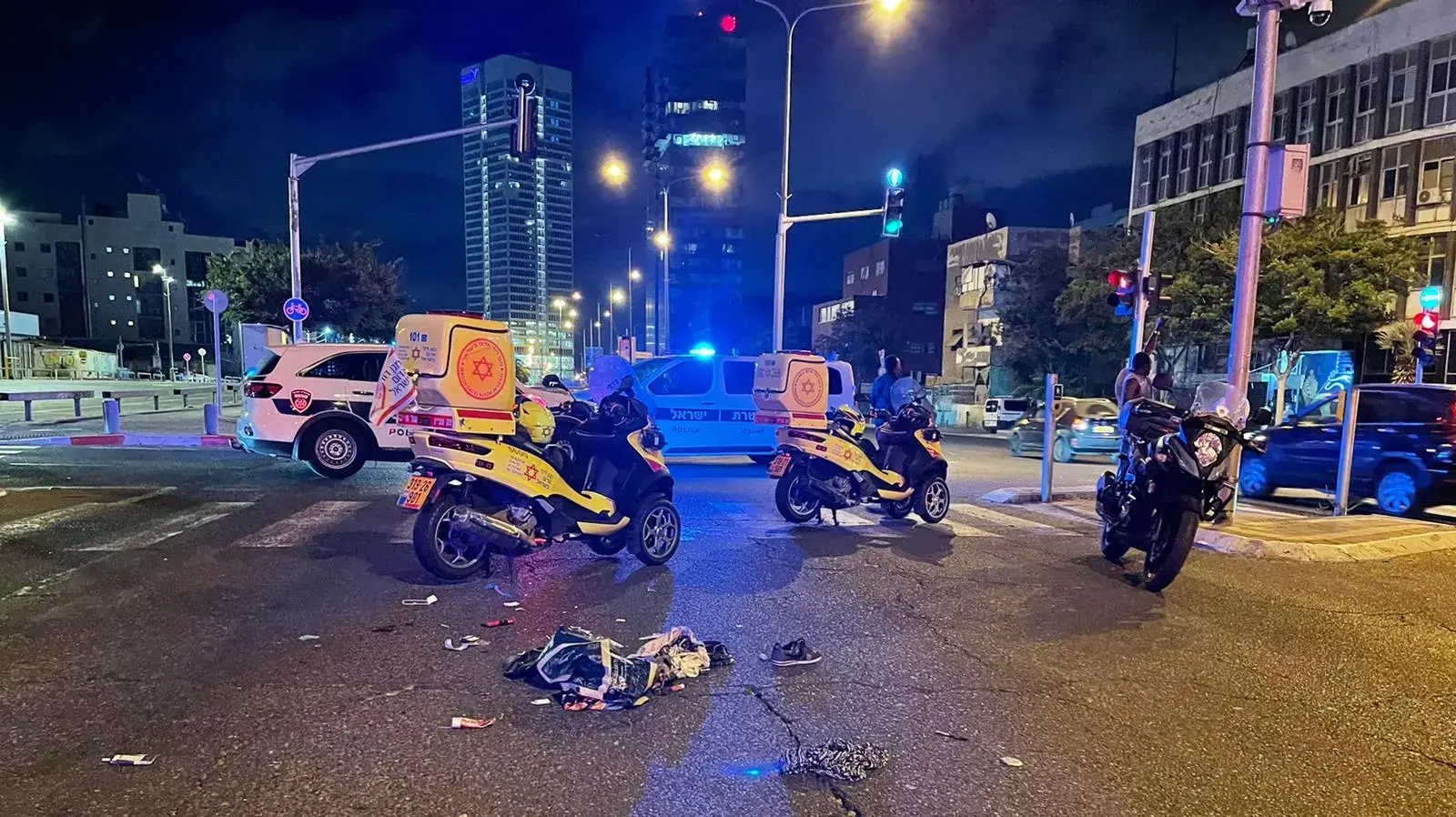 זירת התאונה בה נהרגה רוכבת אופניים כבת 30 בתל אביב, 19 ביוני, 2021 זירת התאונה בה נהרגה רוכבת אופניים כבת 30 בתל אביב, 19 ביוני, 2021