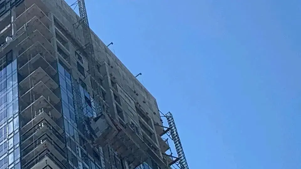 הבניין ממנו נפל הפועל אל מותו, 20.6.21
