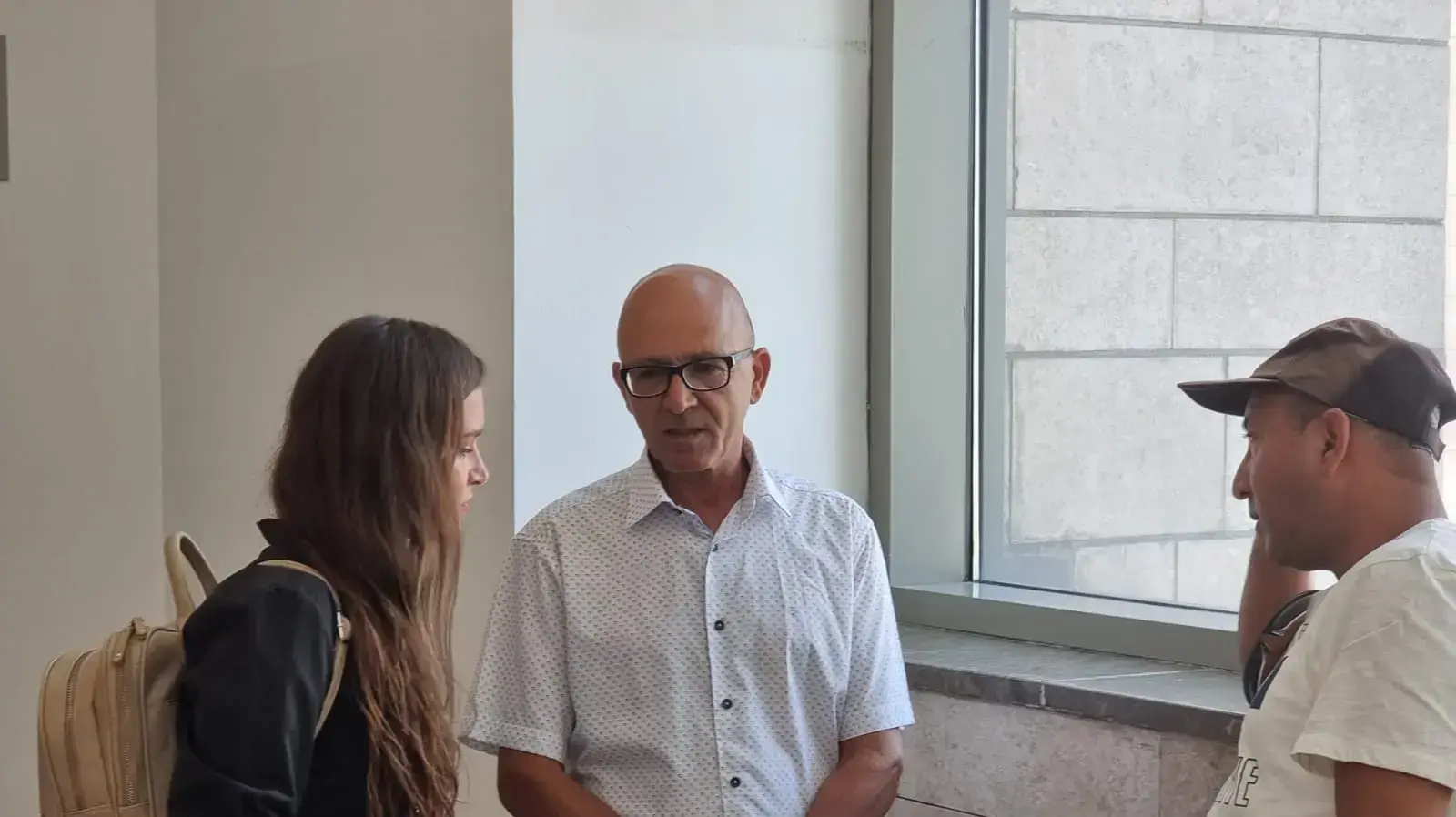שניו אחיו של יגאל יהושוע עם הגתתם לבית המשפט בלוד שניו אחיו של יגאל יהושוע עם הגתתם לבית המשפט בלוד