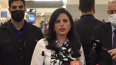 שרת הפנים, איילת שקד במהלך הצהרה בנתב"ג שרת הפנים, איילת שקד במהלך הצהרה בנתב"ג