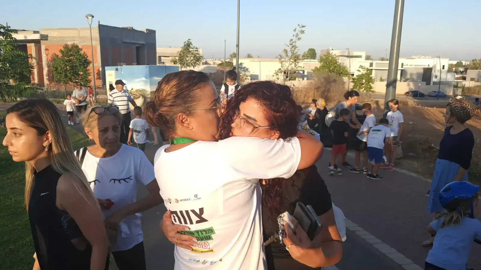 משפחתו של עידו אביגל במירוץ הלילה של שדרות-שער הנגב משפחתו של עידו אביגל במירוץ הלילה של שדרות-שער הנגב