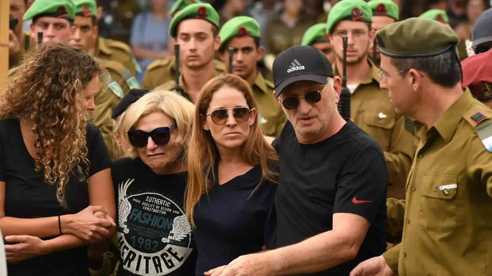 הלוויתו של אל"מ שרון אסמן מח"ט הנח"ל , בית העלמין קריית שאול, 4 ביולי 2021 הלוויתו של אל"מ שרון אסמן מח"ט הנח"ל , בית העלמין קריית שאול, 4 ביולי 2021