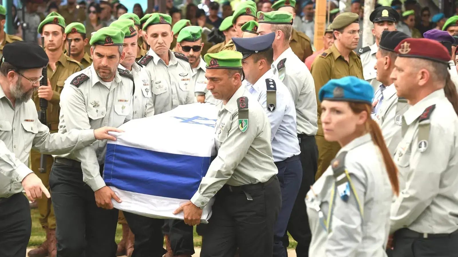 הלוויתו של אל"מ שרון אסמן מח"ט הנח"ל , בית העלמין קריית שאול, 4 ביולי 2021 הלוויתו של אל"מ שרון אסמן מח"ט הנח"ל , בית העלמין קריית שאול, 4 ביולי 2021