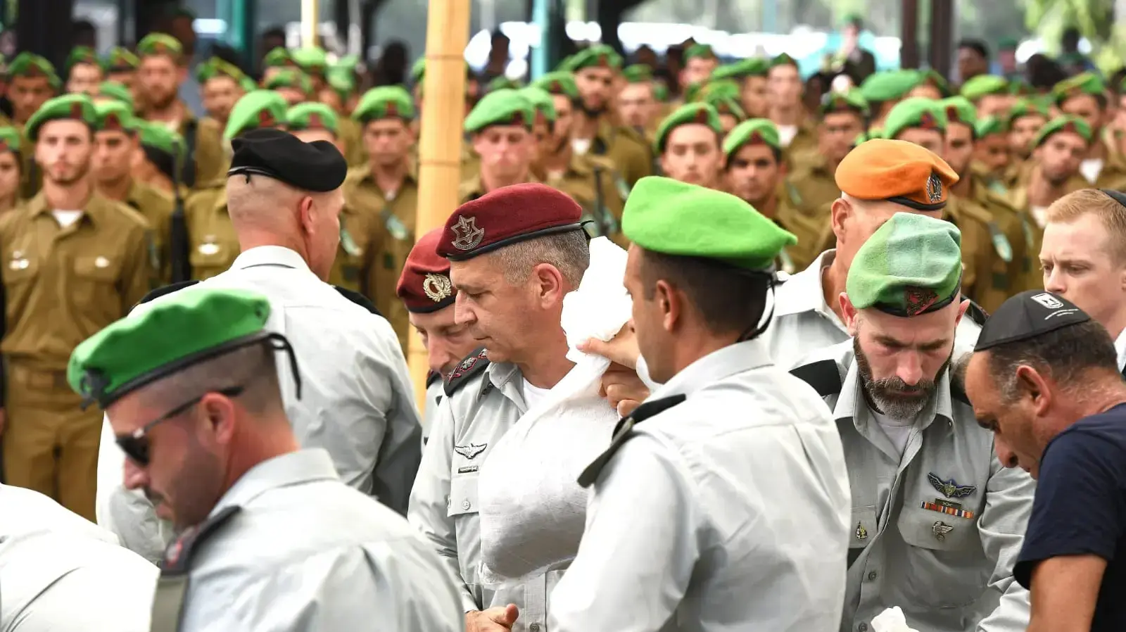 הלוויתו של אל"מ שרון אסמן מח"ט הנח"ל , בית העלמין קריית שאול, 4 ביולי 2021 הלוויתו של אל"מ שרון אסמן מח"ט הנח"ל , בית העלמין קריית שאול, 4 ביולי 2021