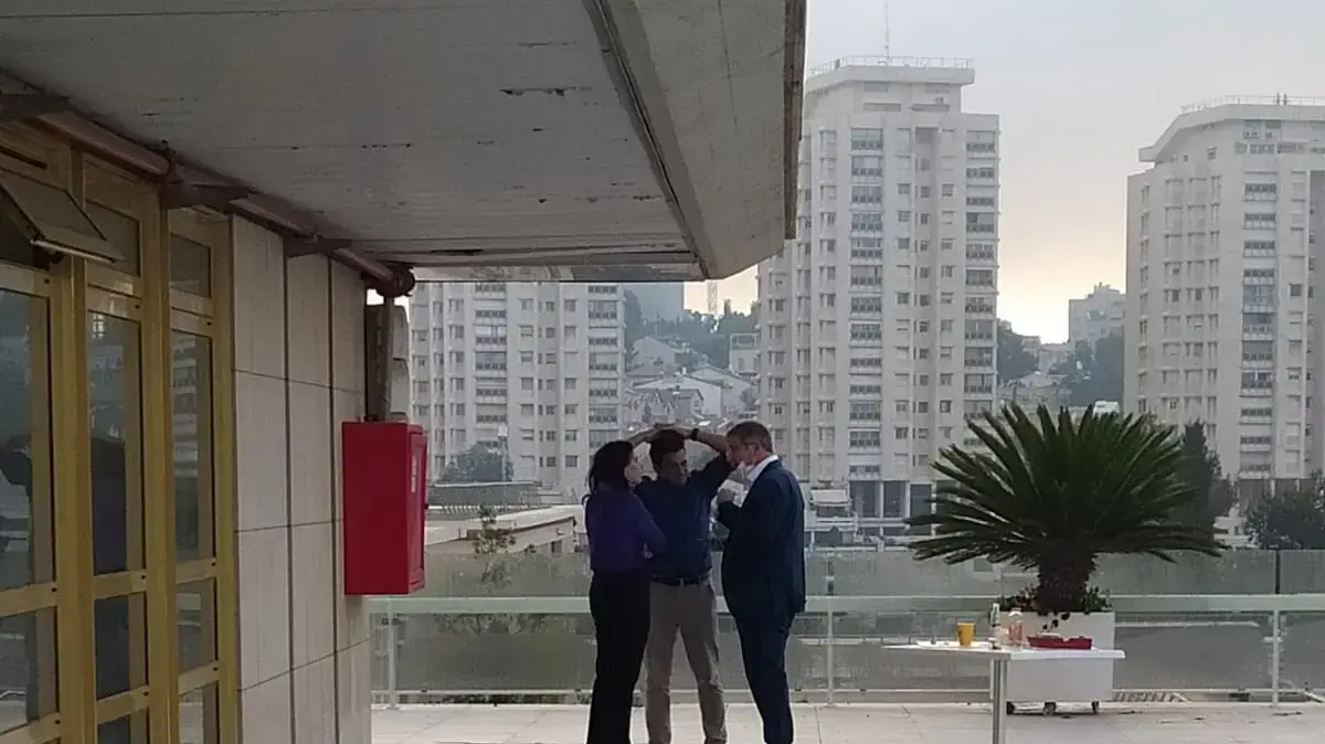 איילת שקד ויואב קיש לוחצים על ח"כ עמיחי שיקלי בכנסת איילת שקד ויואב קיש לוחצים על ח"כ עמיחי שיקלי בכנסת
