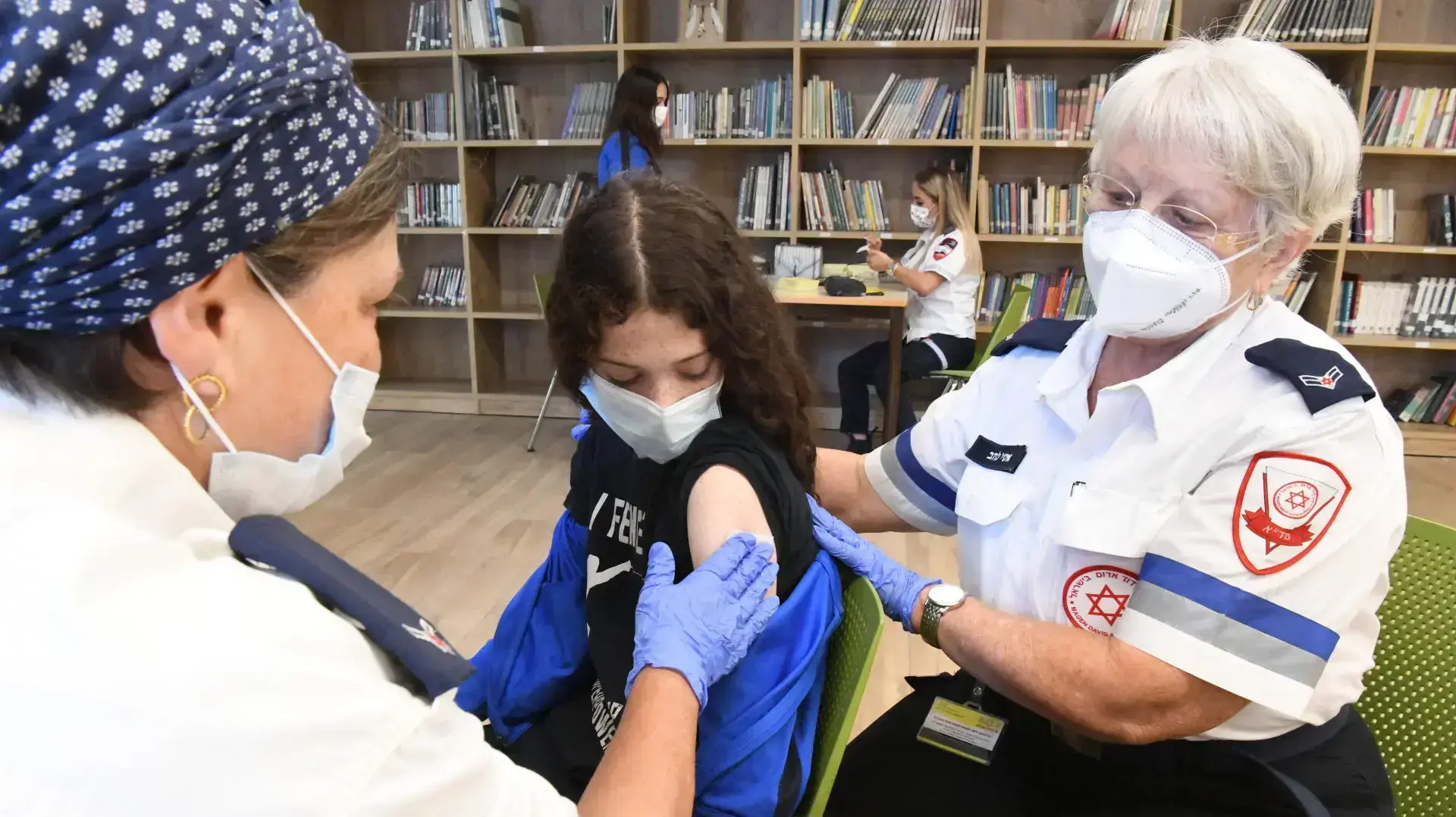 בדיקות וחיסונים לנגיף הקורונה לילדים בכפר סבא 6 ביולי 2021 בדיקות וחיסונים לנגיף הקורונה לילדים בכפר סבא 6 ביולי 2021