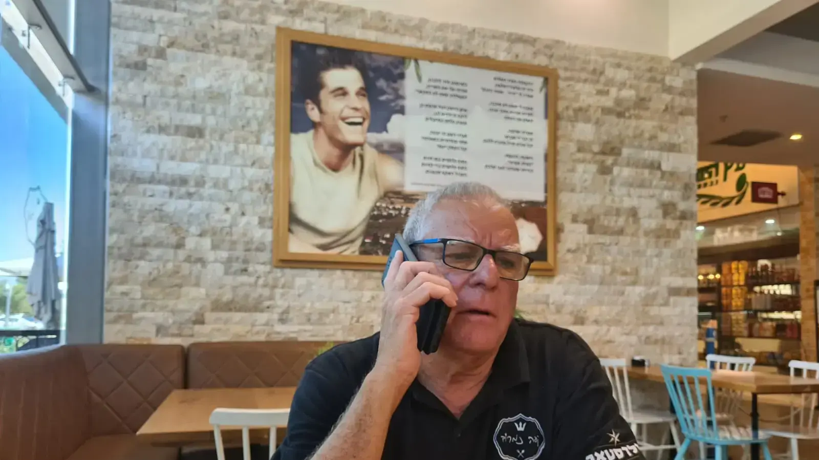 חזי שגב בקפה נמרוד באגמון החולה,7 ביולי 2021 חזי שגב בקפה נמרוד באגמון החולה,7 ביולי 2021