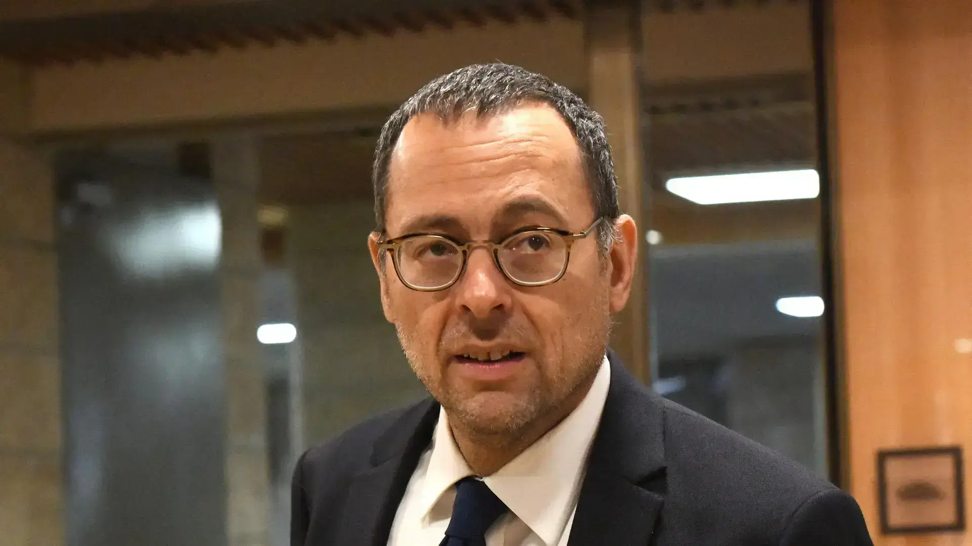 צבי האוזר צבי האוזר