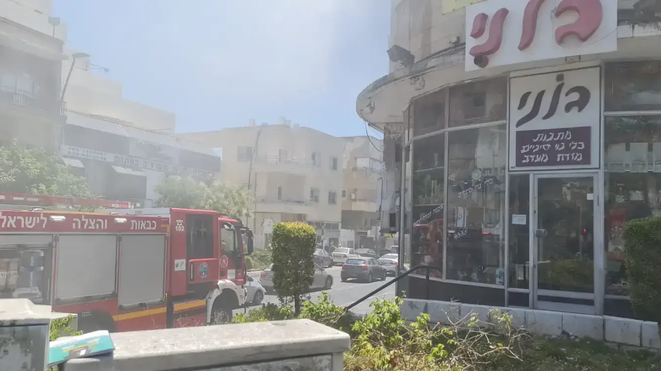שריפה ברחוב ארלוזורוב שבחיפה 11 ביולי 2021 שריפה ברחוב ארלוזורוב שבחיפה 11 ביולי 2021