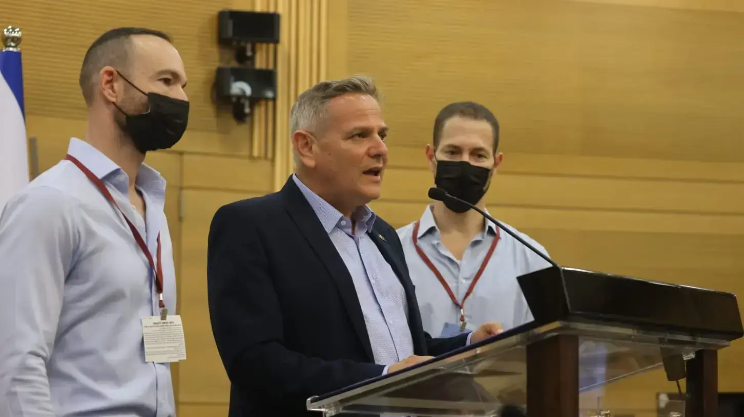 שר הבריאות ניצן הורוביץ במסיבת עיתונאים בכנסת בנושא חוק הפונדקאות 11 ביולי 2021 שר הבריאות ניצן הורוביץ במסיבת עיתונאים בכנסת בנושא חוק הפונדקאות 11 ביולי 2021