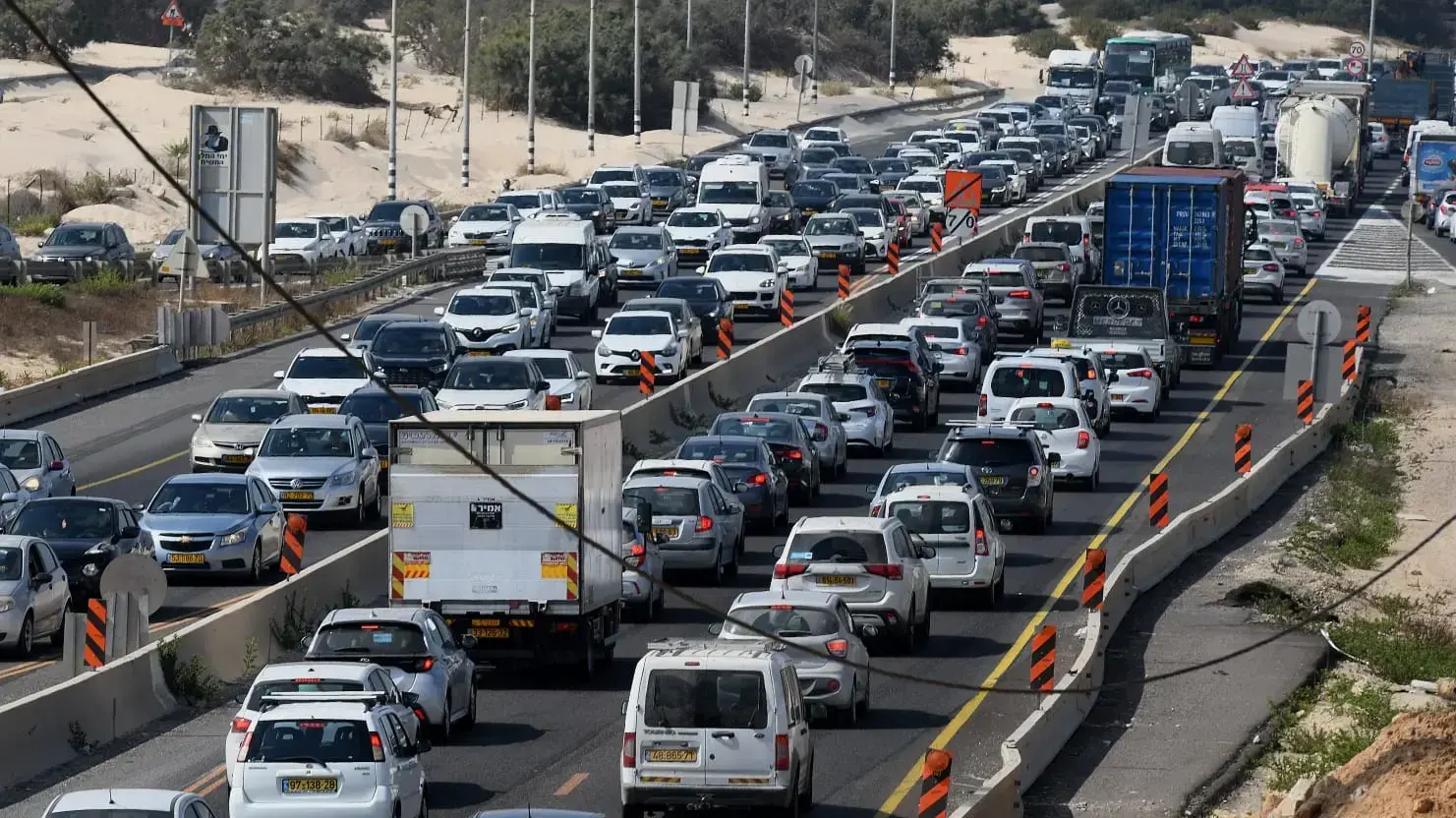 עומסי תנועה בכביש 2 ממחלף ינאי 12 ביולי 2021 עומסי תנועה בכביש 2 ממחלף ינאי 12 ביולי 2021