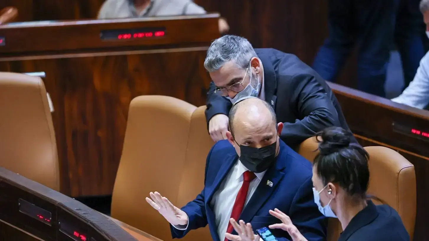 רה"מ, נפתלי בנט ויו"ר העבודה, מרב מיכאלי במהלך דיון 40 חתימות במליאת הכנסת 12 ביולי 2021 רה"מ, נפתלי בנט ויו"ר העבודה, מרב מיכאלי במהלך דיון 40 חתימות במליאת הכנסת 12 ביולי 2021