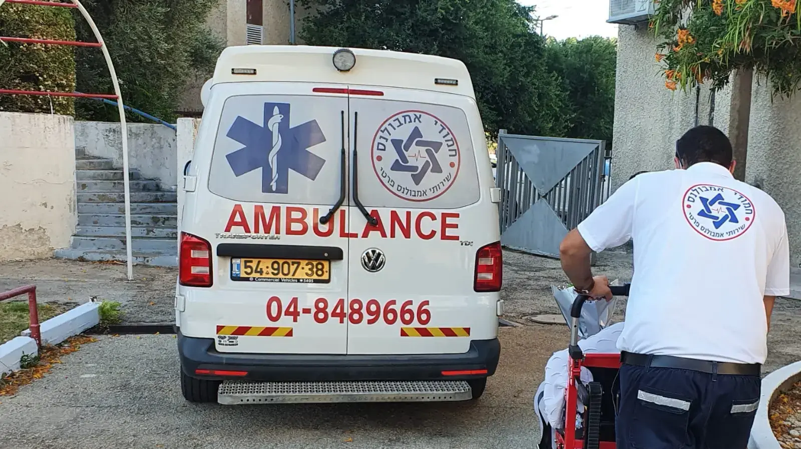 פינוי הדיירים מבית האבות בצפת 13 ביולי 2021