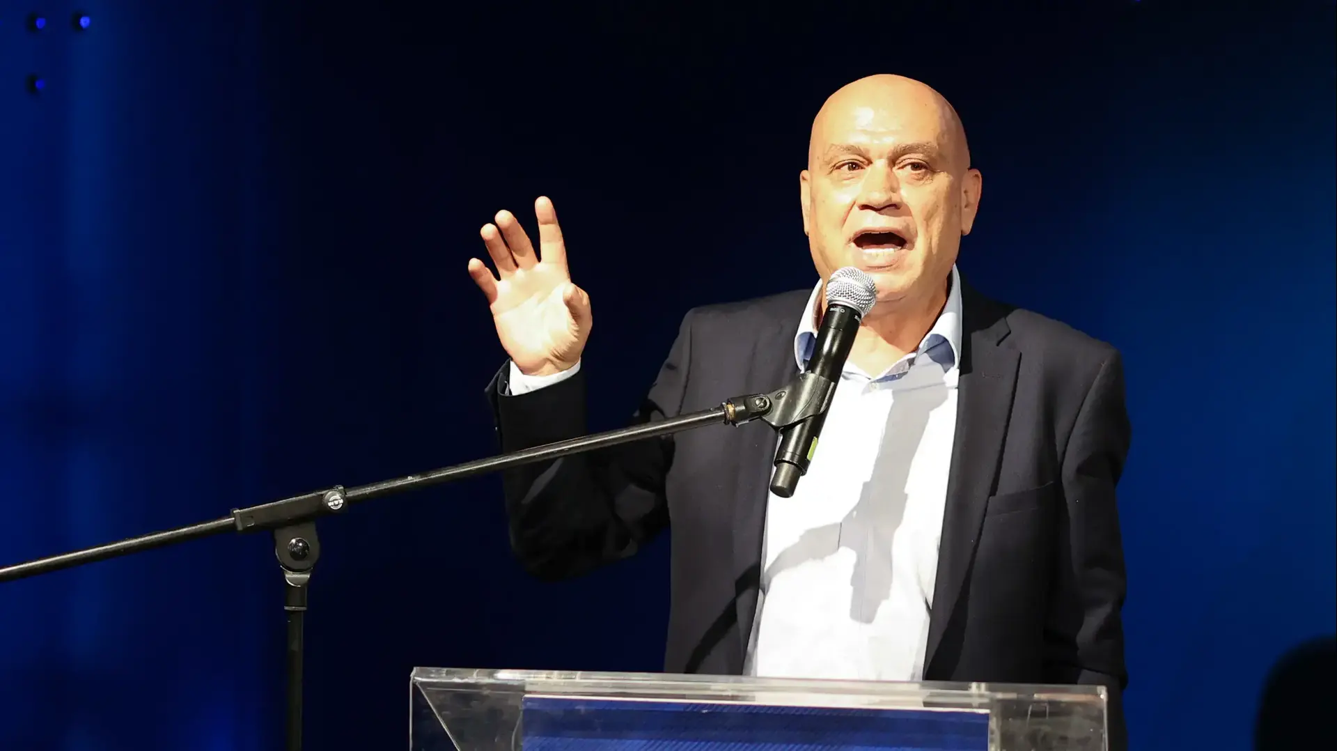 עיסאווי פריג' השר לשיתוף פעולה אזורי בתערוכת ברצלונה
