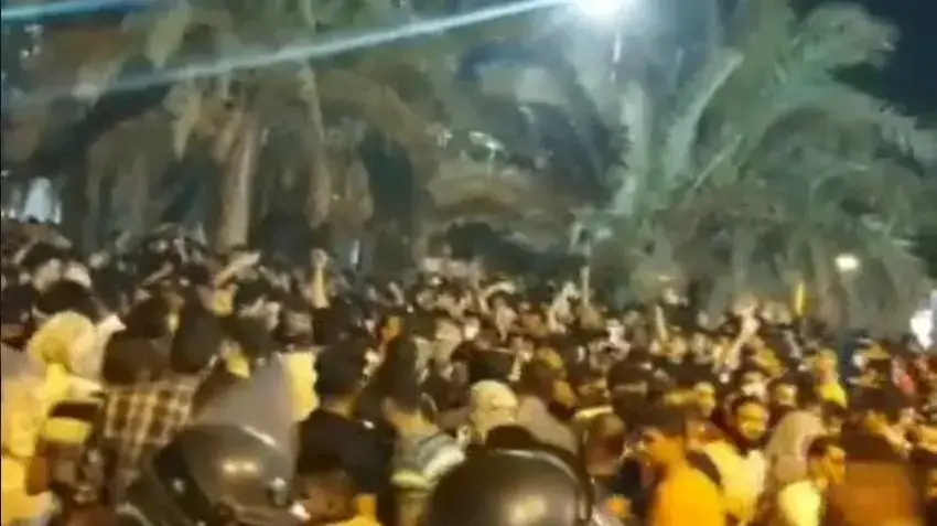 הפגנות במחאה על מחסור במים במחוז חוזסתאן, איראן, יולי 2021 הפגנות במחאה על מחסור במים במחוז חוזסתאן, איראן, יולי 2021