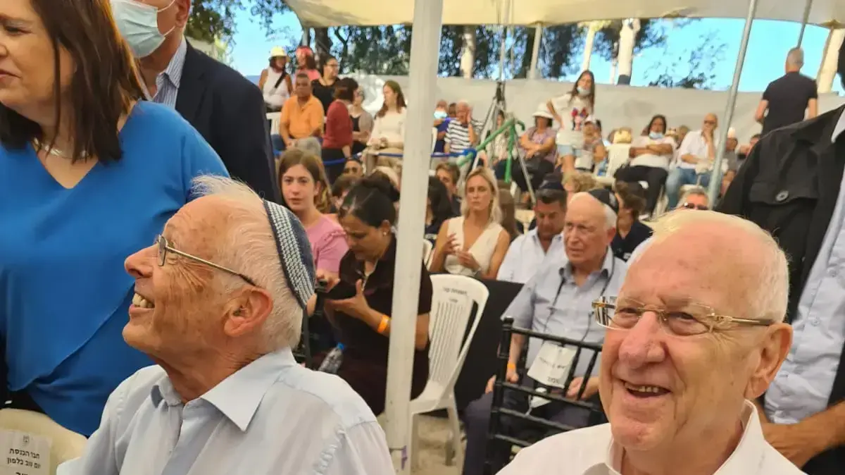 ראובן ריבלין ובני בגין באזכרת ז'בוטינסקי, 8 ביולי 2021 ראובן ריבלין ובני בגין באזכרת ז'בוטינסקי, 8 ביולי 2021
