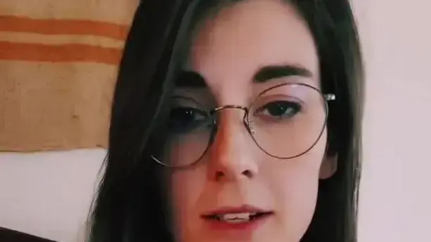 דודה שלי שכרה רוצח שכיר שיחסל את סבתא כדי שלא תבוא לחתונה