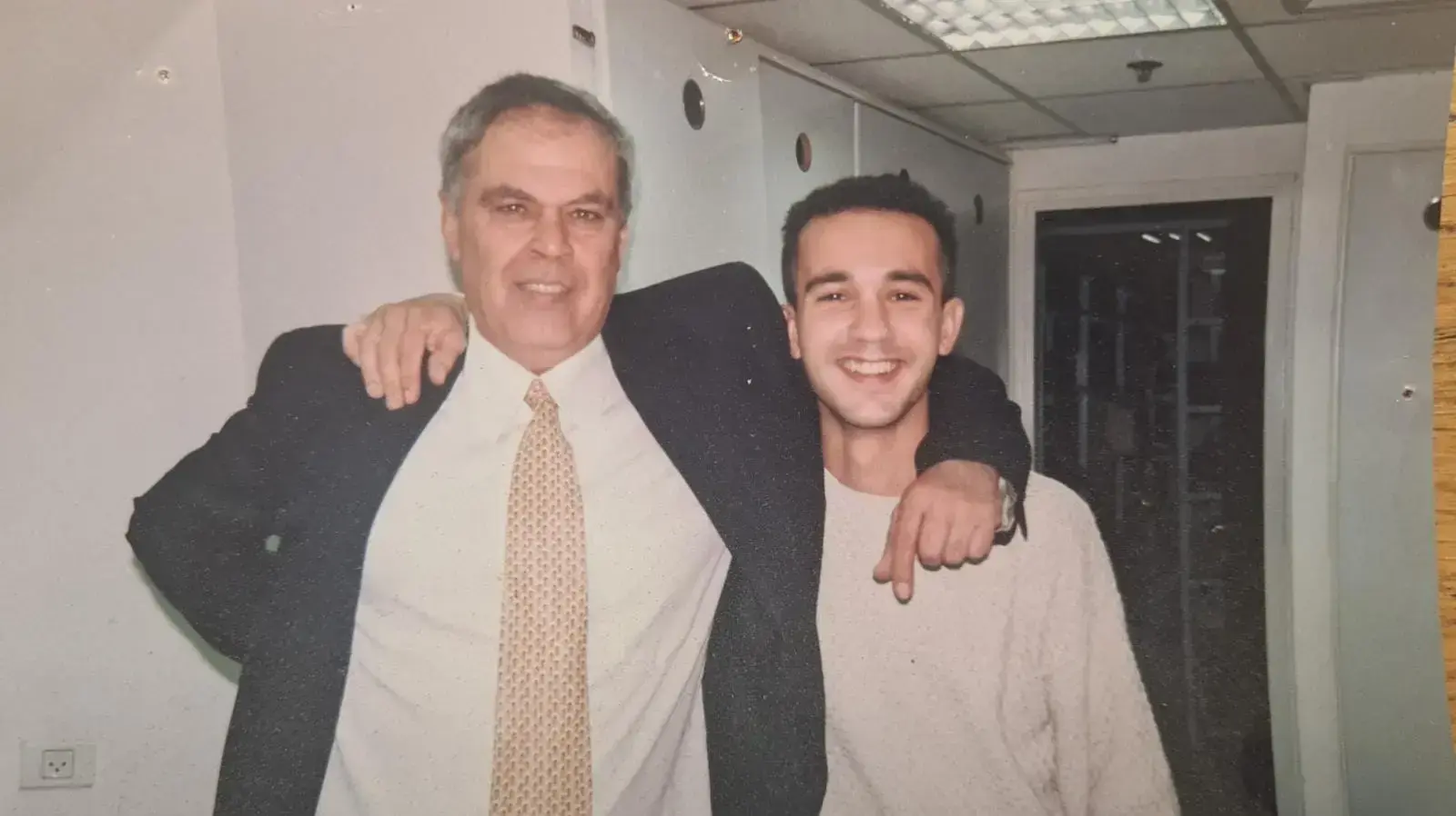 רוני דניאל ואיטח חברו הקרוב אוהד איטח 