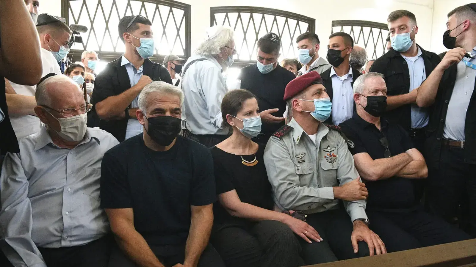 הלוויתו של רוני דניאל, בית העלמין קריית שאול הלוויתו של רוני דניאל, בית העלמין קריית שאול