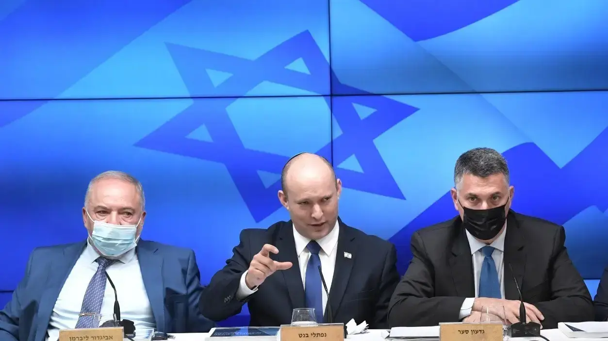 בנט, ליברמן, סער וקארה בהשקת התכנית למלחמה ברגולציה בנט, ליברמן, סער וקארה בהשקת התכנית למלחמה ברגולציה