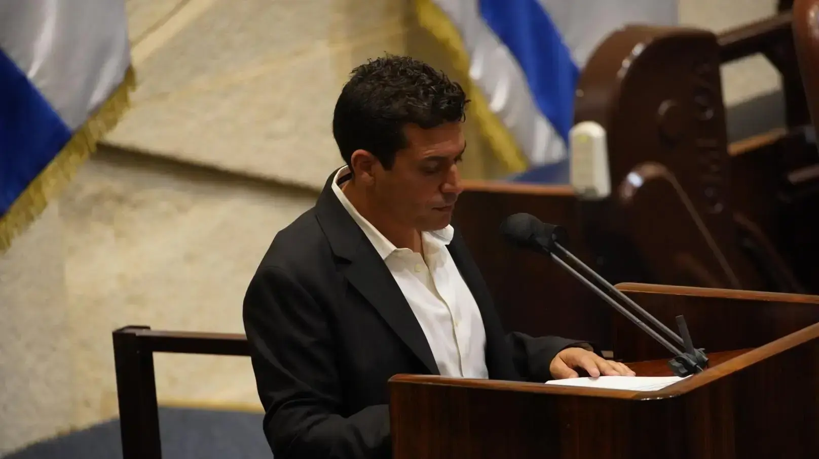 עמיחי שיקלי במהלך נאומו בכנסת 3 באוגוסט 2012 עמיחי שיקלי במהלך נאומו בכנסת 3 באוגוסט 2012