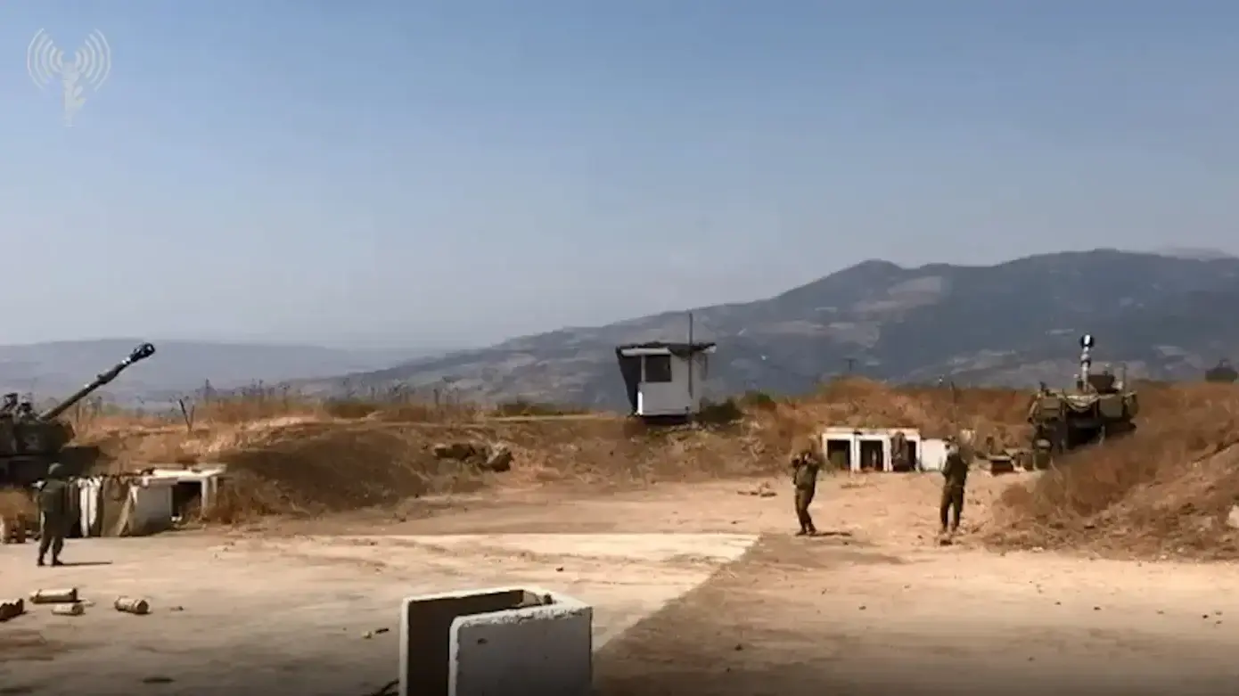תקיפות ארטילריות של צה"ל לאורך גבול לבנון
04 באוגוסט 2021 תקיפות ארטילריות של צה"ל לאורך גבול לבנון
04 באוגוסט 2021