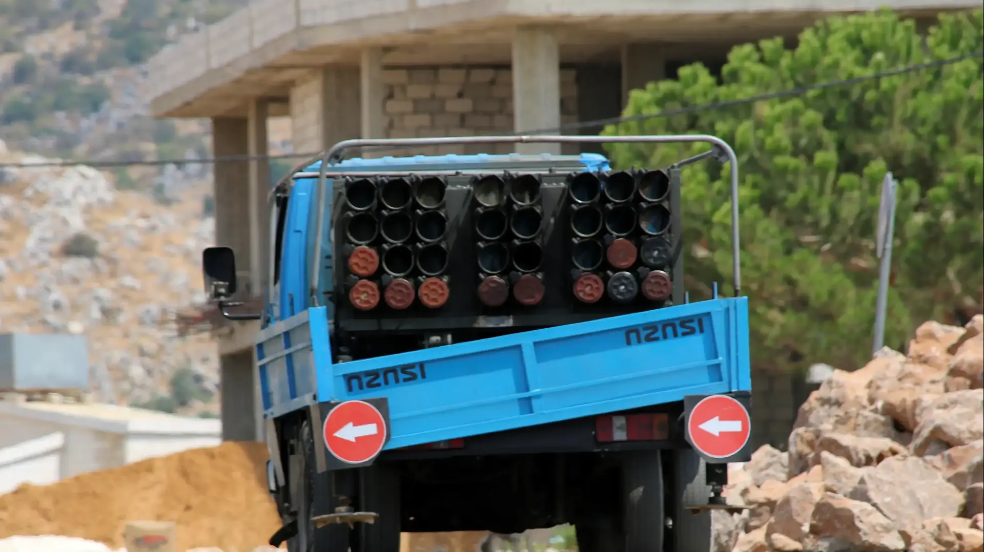רכב עם משגר רקטות בחואייה, לבנון, 6 באוגוסט 2021 רכב עם משגר רקטות בחואייה, לבנון, 6 באוגוסט 2021