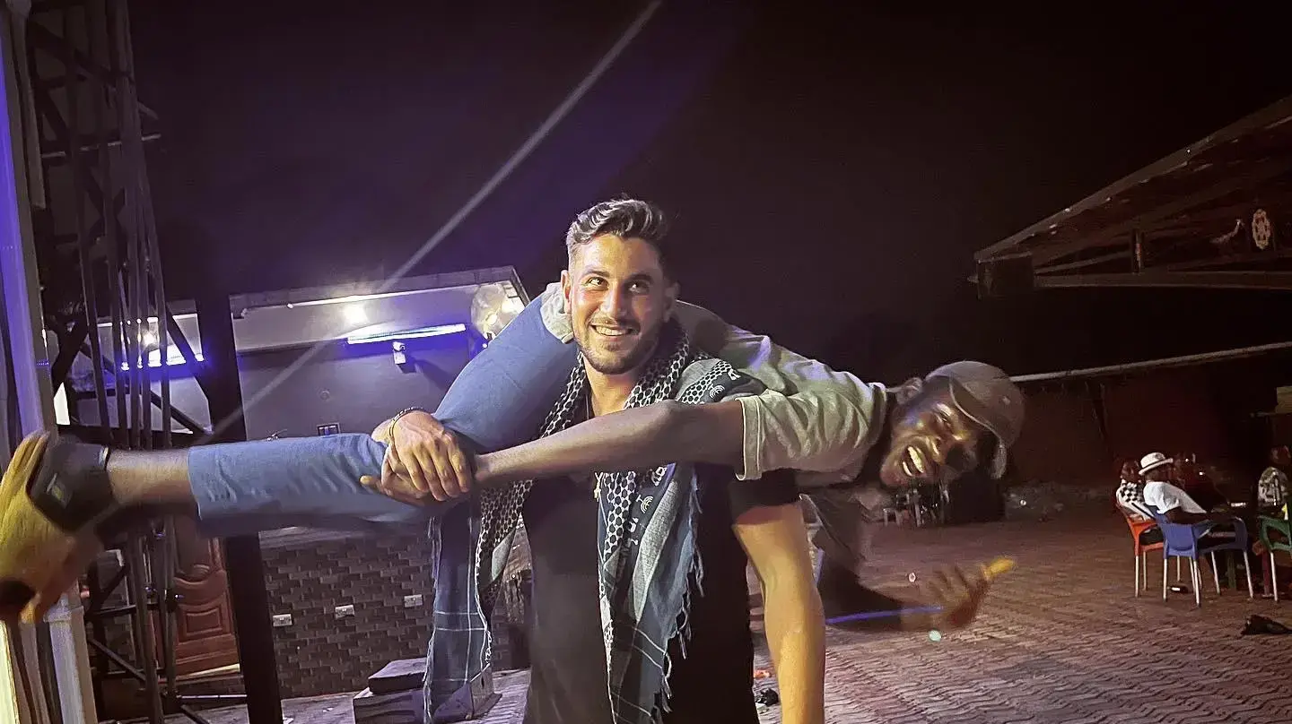 רודי רושמן, הקולנוען האקטיביסט הציוני בזמן צילומים בניגריה רודי רושמן, הקולנוען האקטיביסט הציוני בזמן צילומים בניגריה