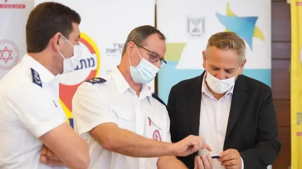שר הבריאות, ניצן הורוביץ במהלך הצהרתו במתחם מד"א, ירושלים 8 באוגוסט 2021 שר הבריאות, ניצן הורוביץ במהלך הצהרתו במתחם מד"א, ירושלים 8 באוגוסט 2021