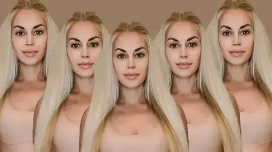 הברבי האנושית שרוצה לשכפל את עצמה הברבי האנושית שרוצה לשכפל את עצמה