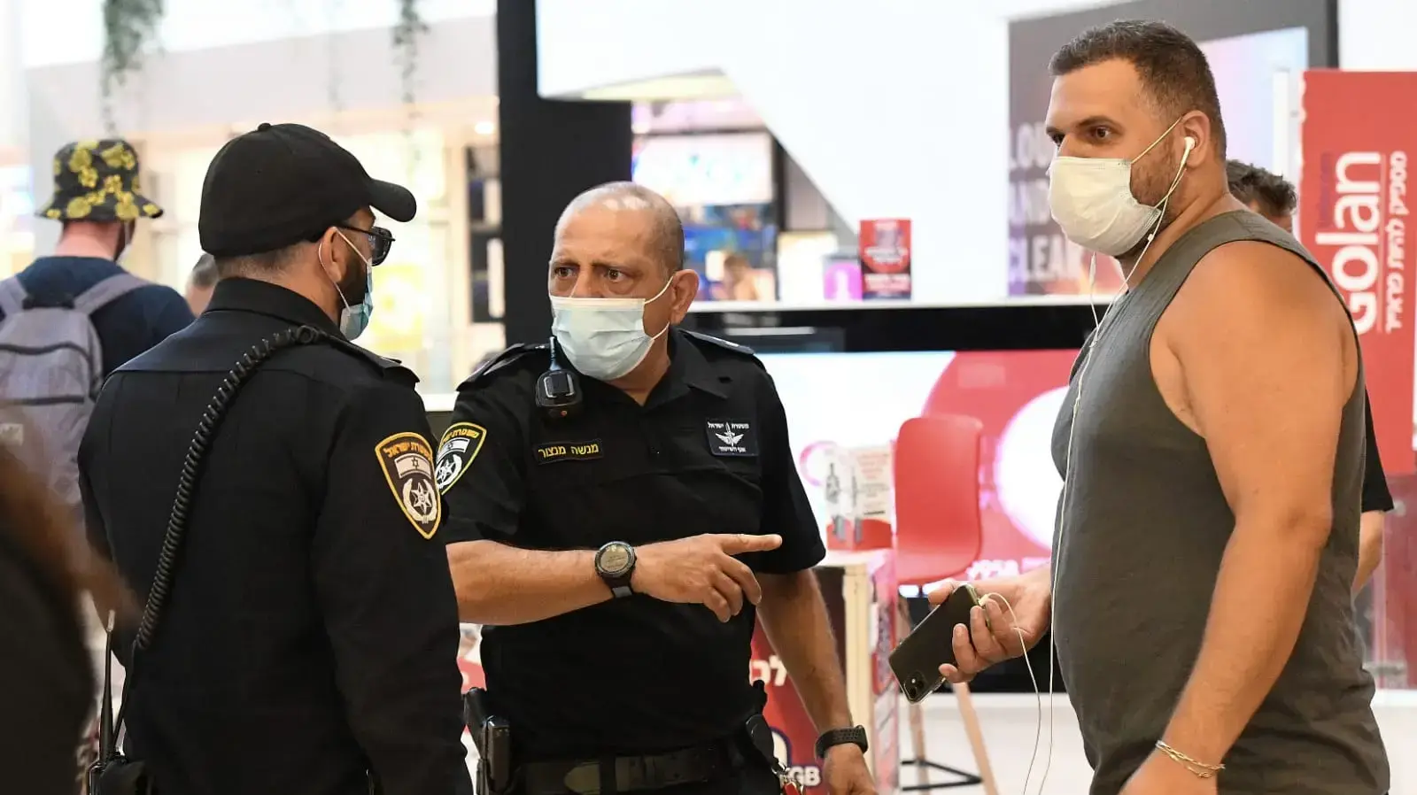 מבצע אכיפה של משטרת ישראל על עטיית מסכה בדיזינגוף סנטר 10 באוגוסט 2021 מבצע אכיפה של משטרת ישראל על עטיית מסכה בדיזינגוף סנטר 10 באוגוסט 2021