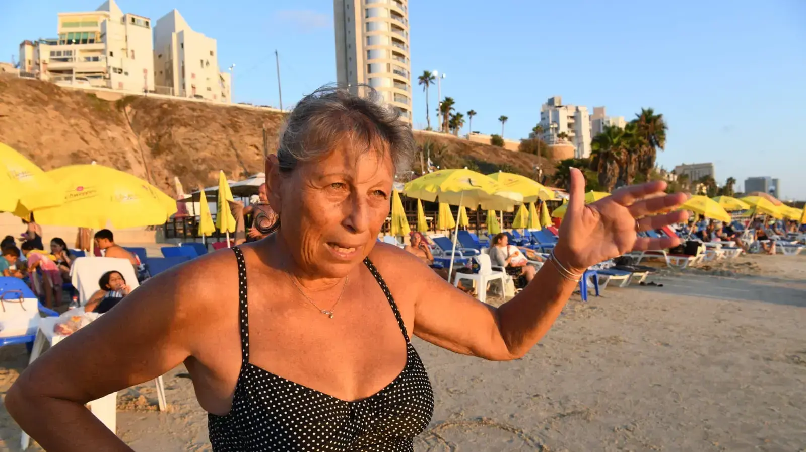 חיה קלרה לוי תושבת בת ים במקום הרצח של עדי פרץ 10 באוגוסט 2021 חיה קלרה לוי תושבת בת ים במקום הרצח של עדי פרץ 10 באוגוסט 2021