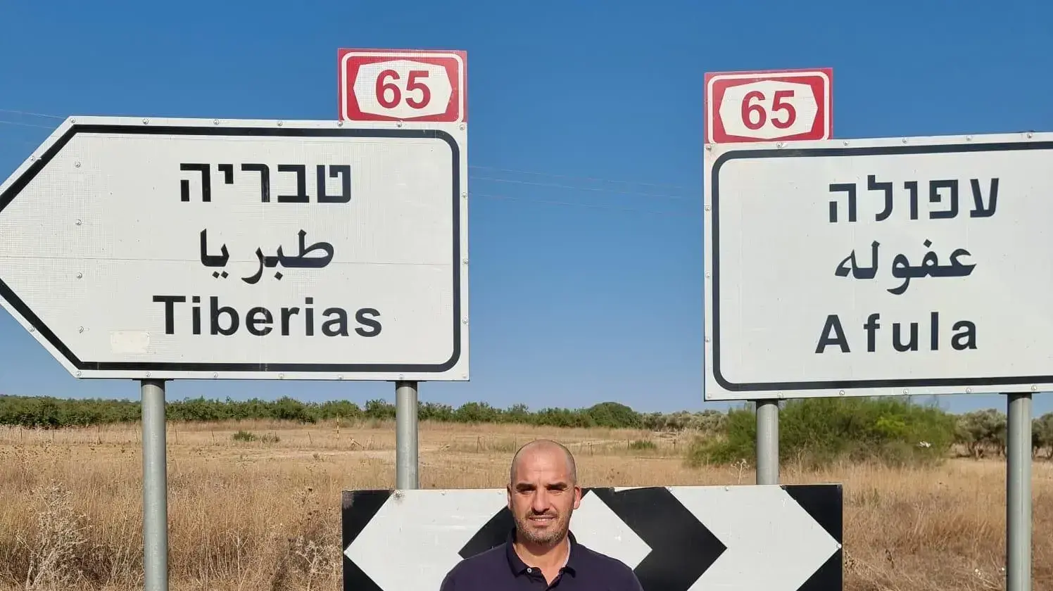 ניצן פלג, ראש המועצה האזורית גליל תחתון בכביש 65 בין צומת גולני לעפולה ניצן פלג, ראש המועצה האזורית גליל תחתון בכביש 65 בין צומת גולני לעפולה