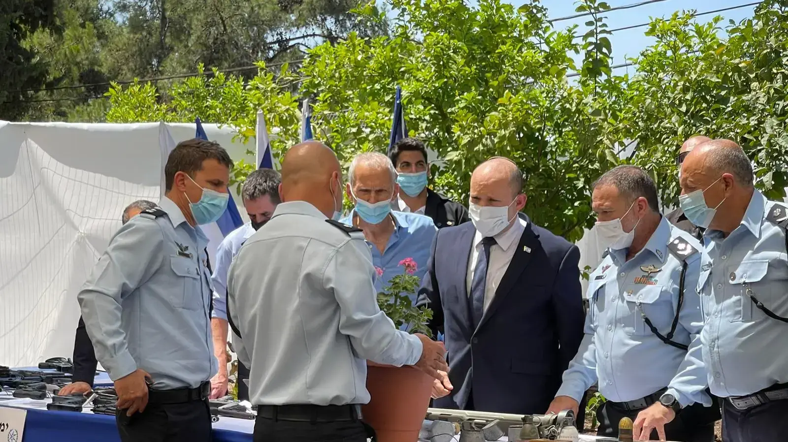ראש הממשלה נפתלי בנט,מפכ"ל המשטרה קובי שבתאי, השר לביטחון פנים עמר בר לב וסגן השר יואב סגלוביץ' בהשקת התוכנית הלאומית של המשטרה להתמודדות עם הפשיעה במגזר הערבי, מטה מרחב גליל, קריית אתא, 11 באוגוסט 2021