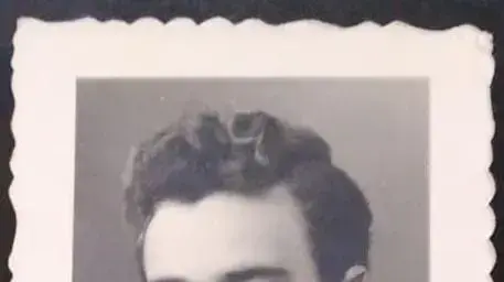 מוניה שביט בצעירותו מוניה שביט בצעירותו
