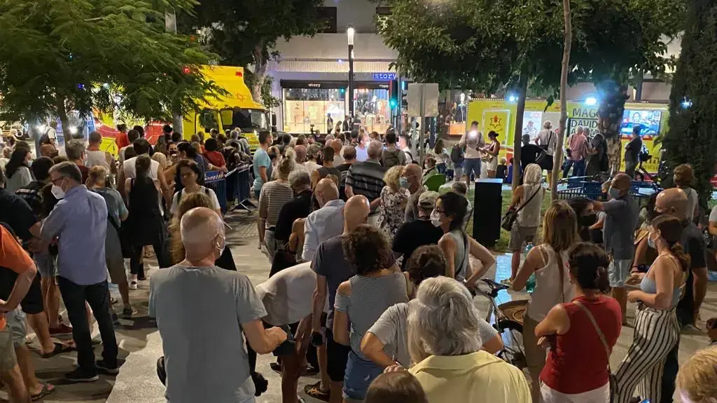 חיסוני קורונה במנה השלישית בכיכר דיזנגוף בתל אביב - 14 אוגוסט 2021 חיסוני קורונה במנה השלישית בכיכר דיזנגוף בתל אביב - 14 אוגוסט 2021
