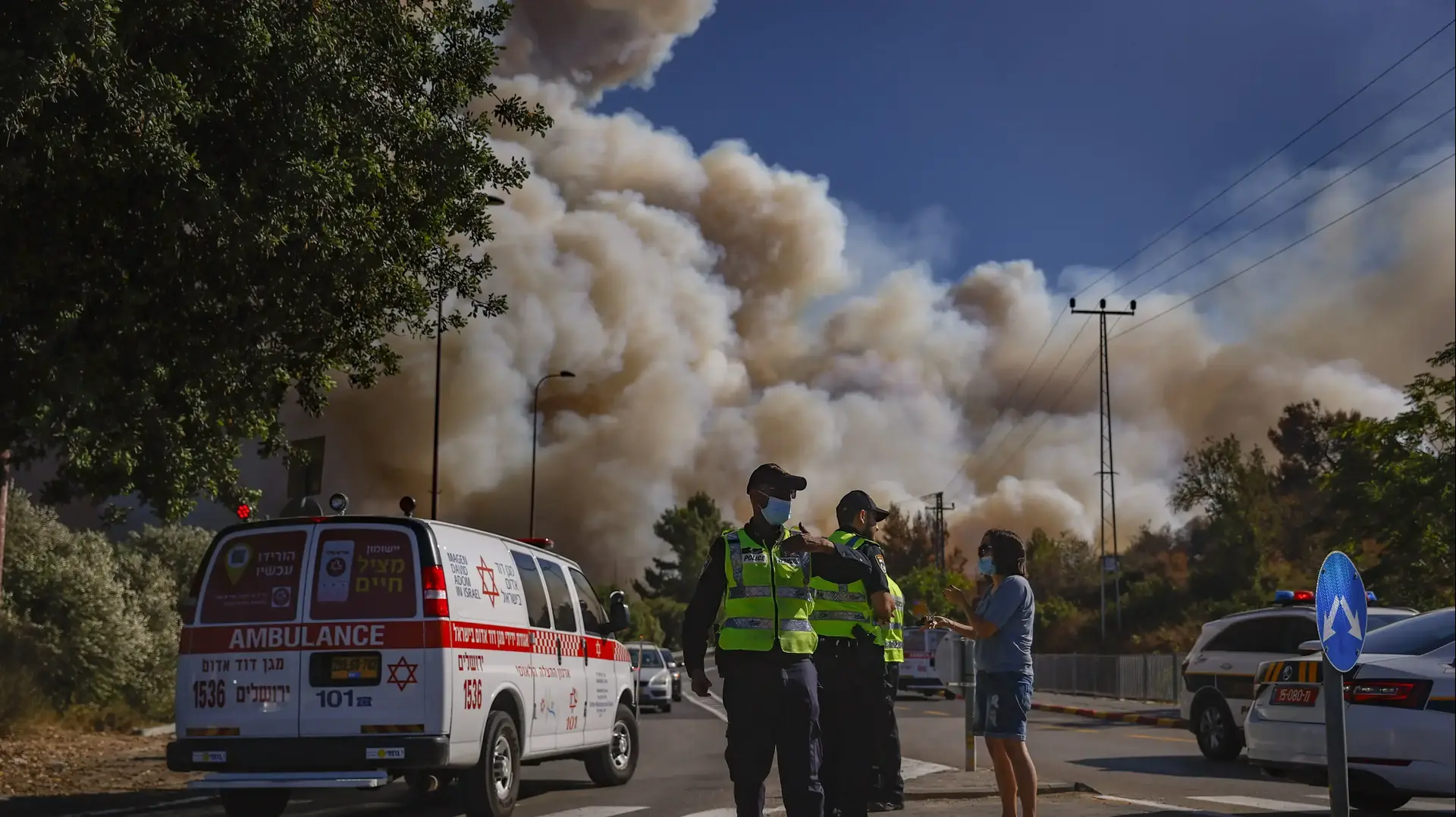 שריפה בבית מאיר באזור ירושלים 15 באוגוסט 2021 שריפה בבית מאיר באזור ירושלים 15 באוגוסט 2021