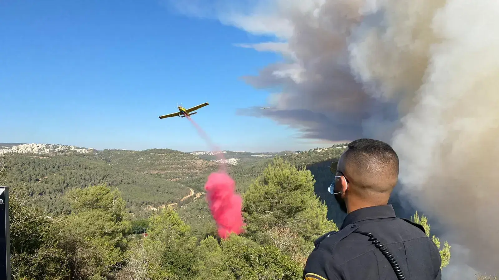 שריפה בבית מאיר באזור ירושלים 15 באוגוסט 2021 שריפה בבית מאיר באזור ירושלים 15 באוגוסט 2021