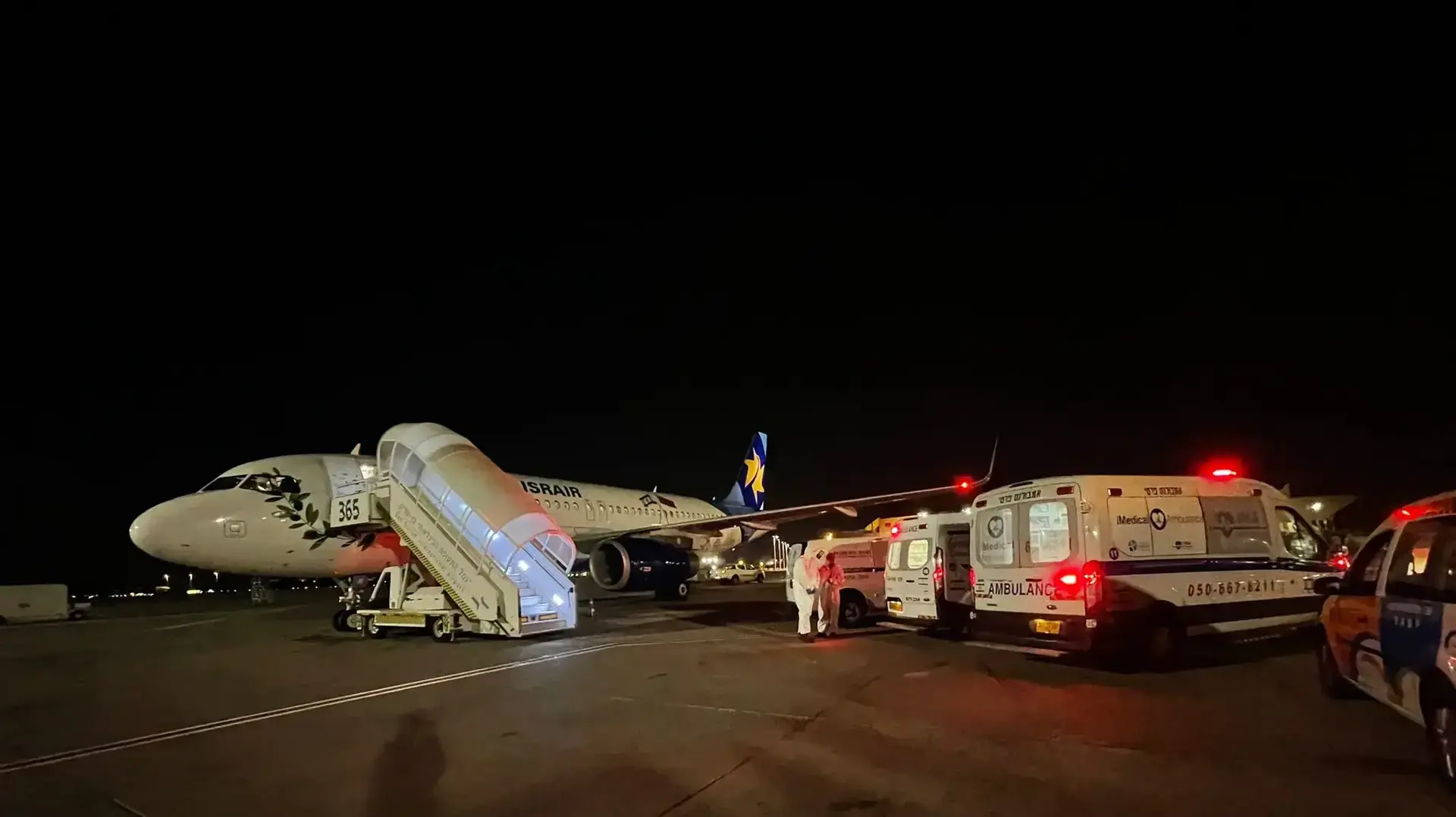 מטוס חילוץ רפואי של חברת הביטוח הראל עם נחיתתו בנתב"ג לאחר שחילץ שלושה מטיילים ישראלים אשר חלו בקורונה 18 באוגוסט 2021 מטוס חילוץ רפואי של חברת הביטוח הראל עם נחיתתו בנתב"ג לאחר שחילץ שלושה מטיילים ישראלים אשר חלו בקורונה 18 באוגוסט 2021
