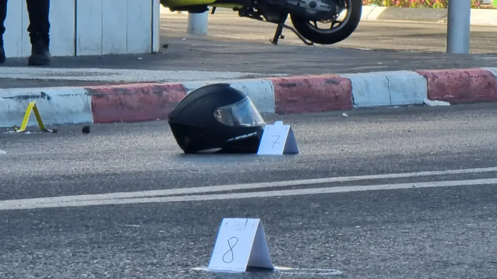 זירת רצח צעיר ליד קניון הזהב, ראשון לציון, 18 באוגוסט 2021 זירת רצח צעיר ליד קניון הזהב, ראשון לציון, 18 באוגוסט 2021