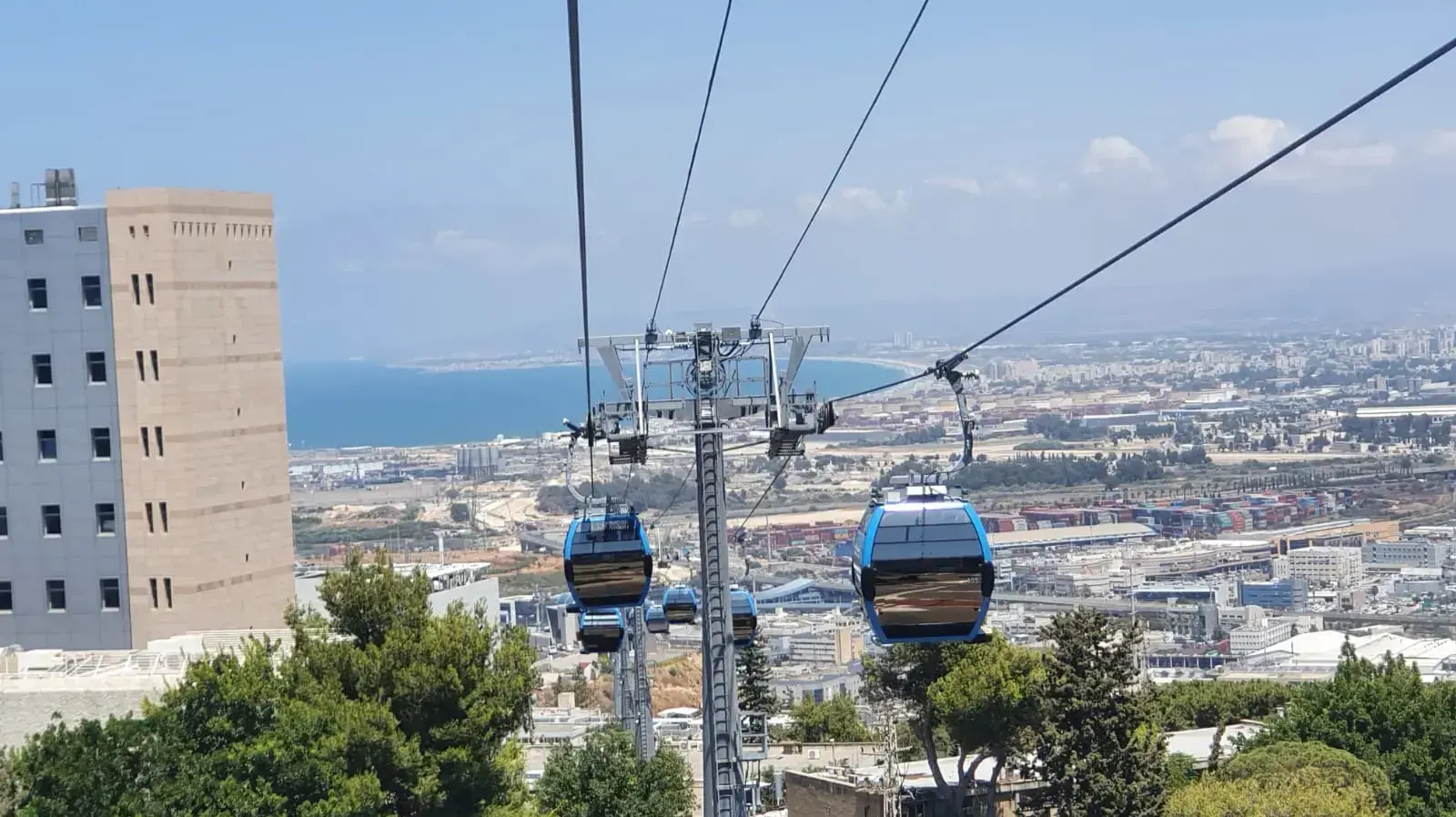 נסיעת בכורה עם נוסעים ברכבל התחבורה הציבורית, חיפה, 19 באוגוסט 2021 נסיעת בכורה עם נוסעים ברכבל התחבורה הציבורית, חיפה, 19 באוגוסט 2021