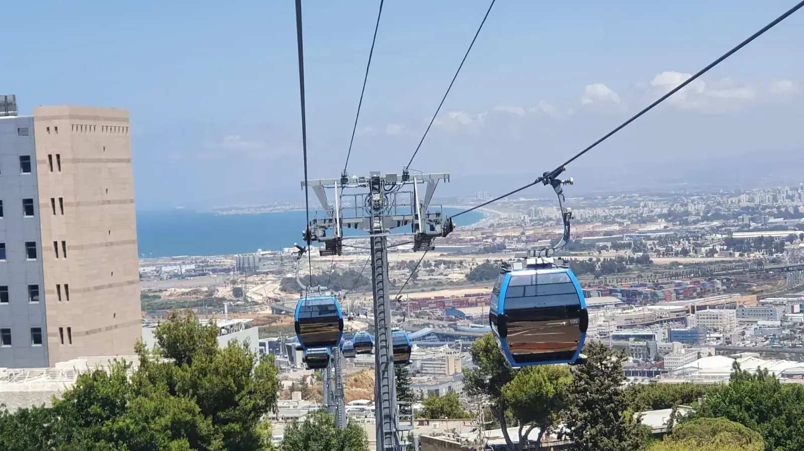נסיעת בכורה עם נוסעים ברכבל התחבורה הציבורית, חיפה, 19 באוגוסט 2021 נסיעת בכורה עם נוסעים ברכבל התחבורה הציבורית, חיפה, 19 באוגוסט 2021