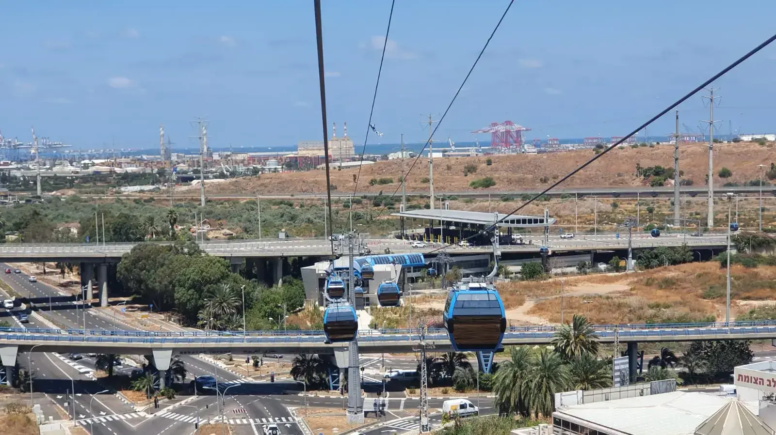 נסיעת בכורה עם נוסעים ברכבל התחבורה הציבורית, חיפה, 19 באוגוסט 2021 נסיעת בכורה עם נוסעים ברכבל התחבורה הציבורית, חיפה, 19 באוגוסט 2021