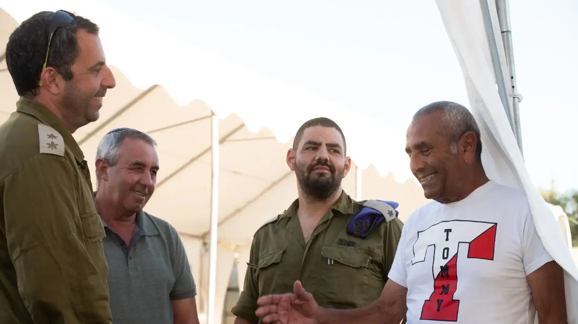 חבריו לנשק של רוני דניאל במהלך תרגיל של חטיבה 12, מחנה נחל שורק 19 באוגוסט 2021