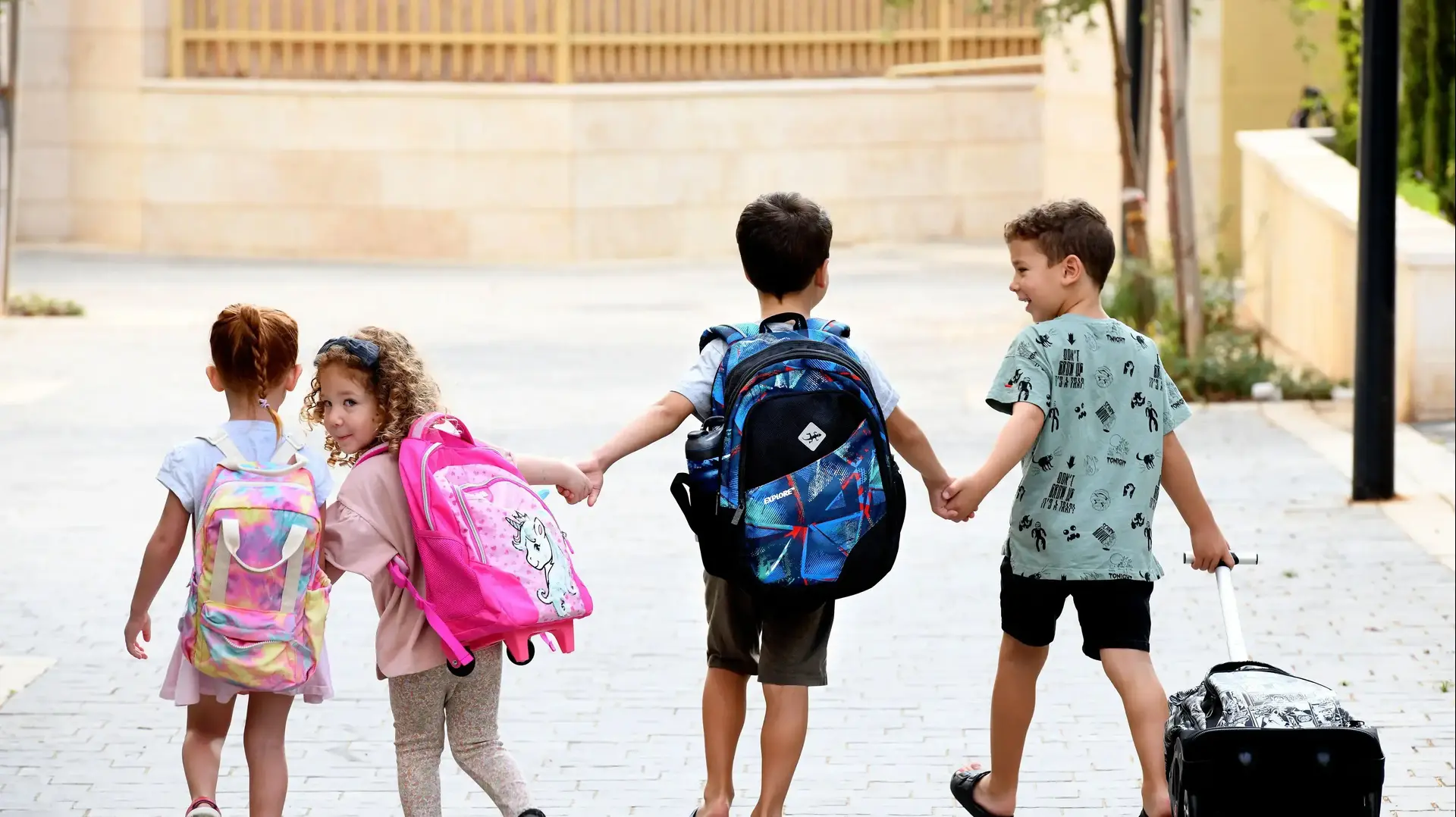 ילדים מתכוננים לחזרה ללימודים, פתח תקווה, 22 באוגוסט 2021