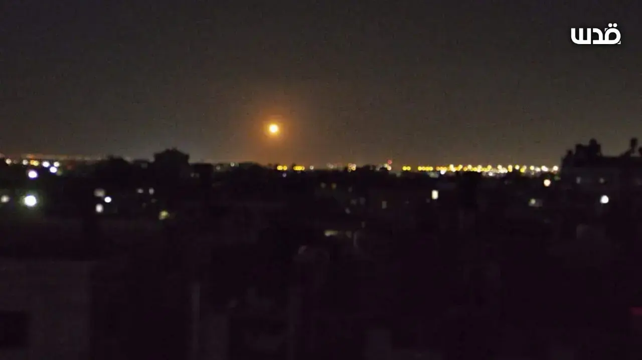 פצצות תאורה באיזור מוצב סופה, רפיח, 23 באוגוסט 2021 פצצות תאורה באיזור מוצב סופה, רפיח, 23 באוגוסט 2021