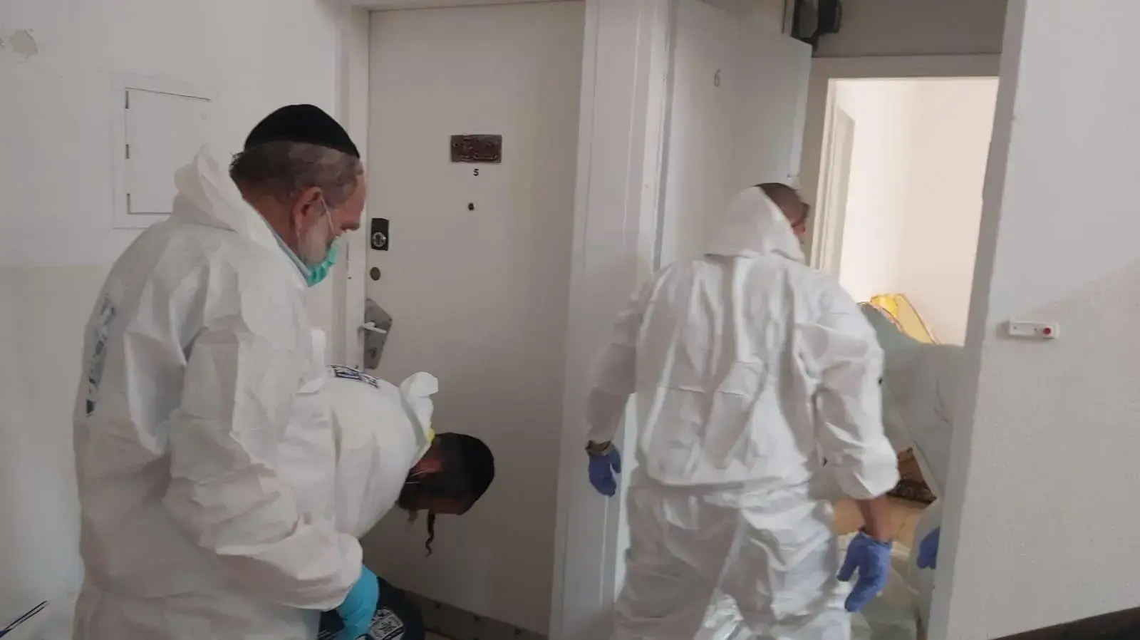 קשיש ערירי נמצא מת בביתו בחיפה
קשיש ערירי נמצא מת בביתו בחיפה
