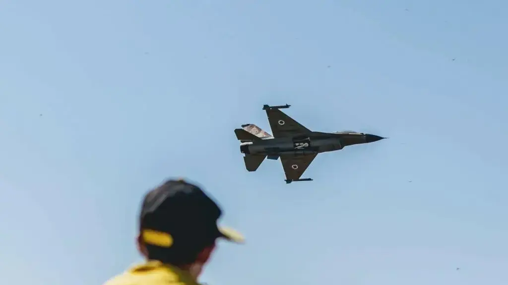 אירוע הטסת טיסנים לזכרו של סרן ניר לקריף ז"ל, שנהרג בתאונה אווירית אירוע הטסת טיסנים לזכרו של סרן ניר לקריף ז"ל, שנהרג בתאונה אווירית