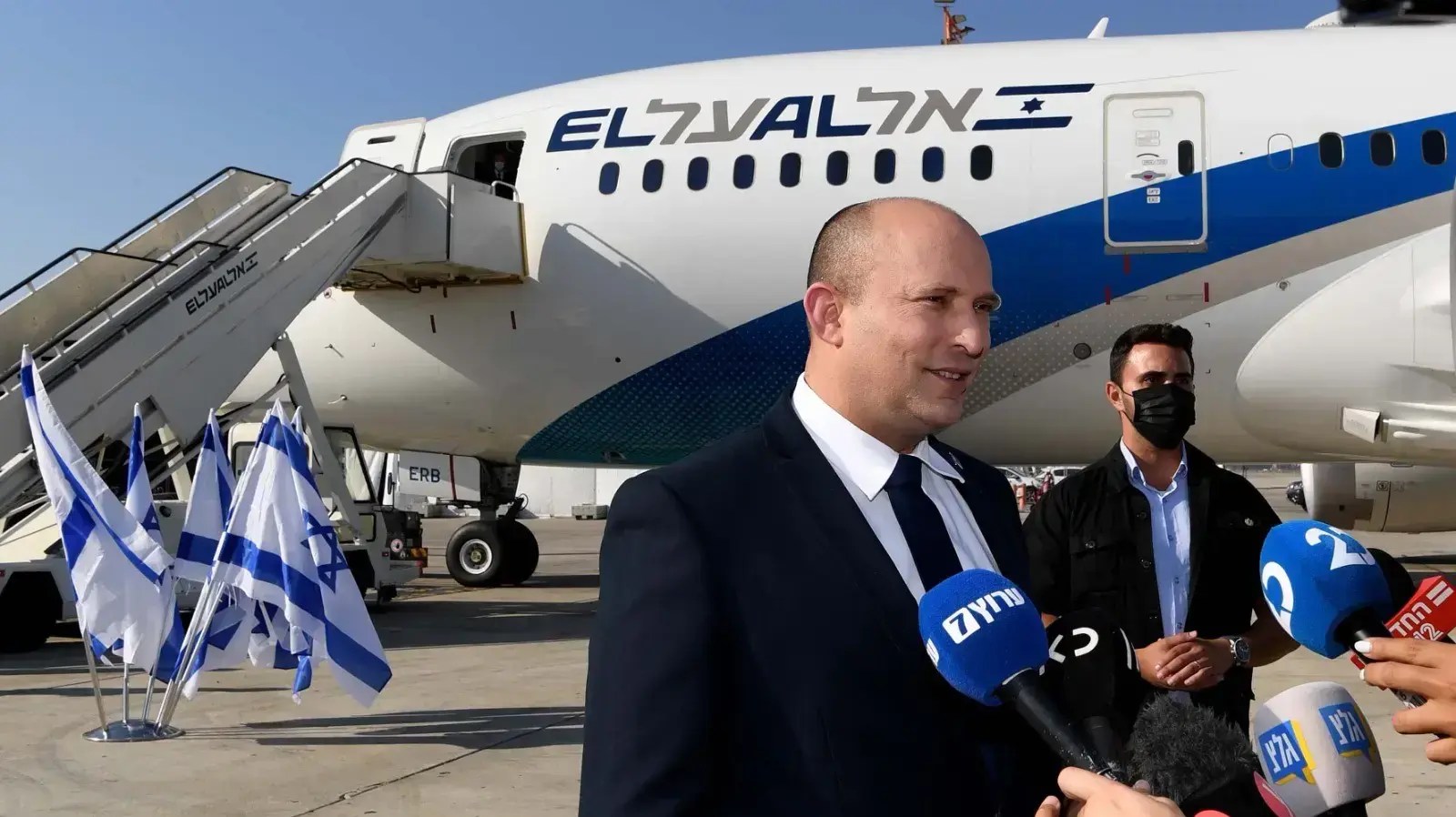 ראש הממשלה, נפתלי בנט עם המראתו לוושינגטון 24 באוגוסט 2021 ראש הממשלה, נפתלי בנט עם המראתו לוושינגטון 24 באוגוסט 2021